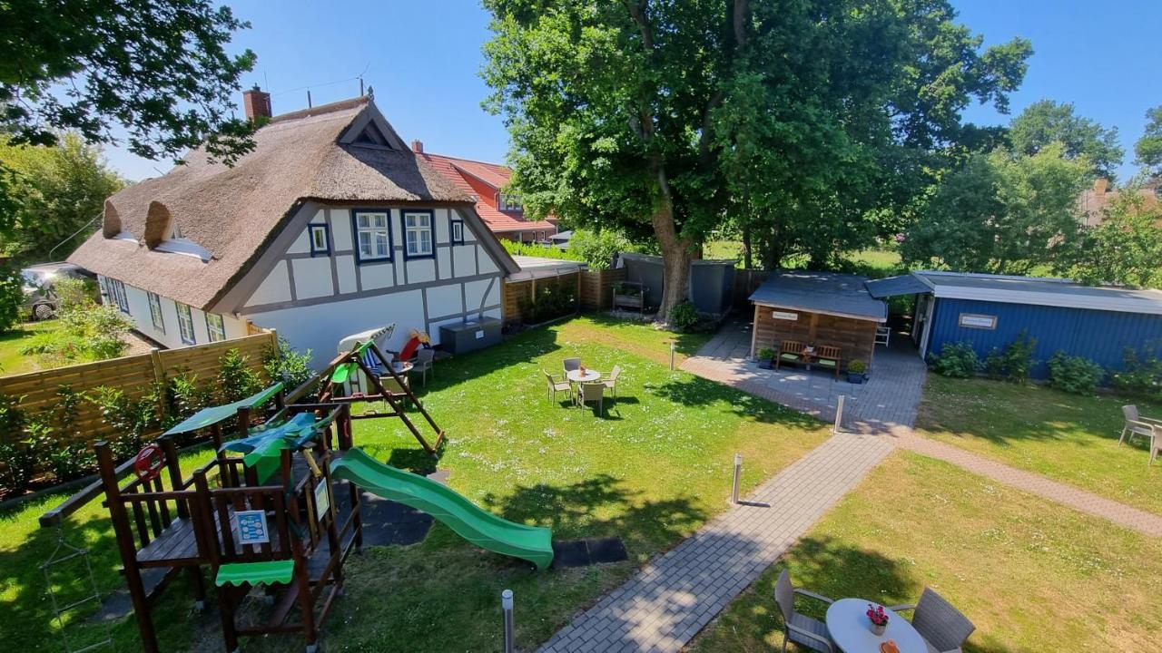 Captain Pahlen Ferienanlage Zingst Bagian luar foto