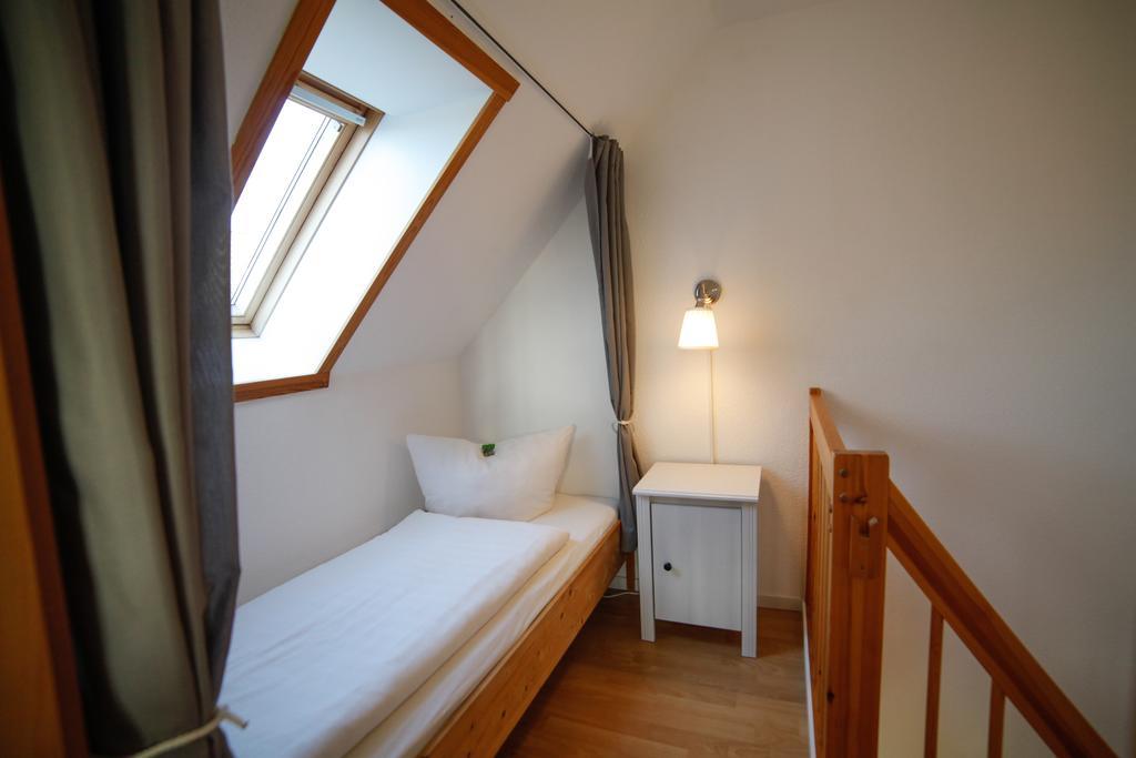 Captain Pahlen Ferienanlage Zingst Ruang foto